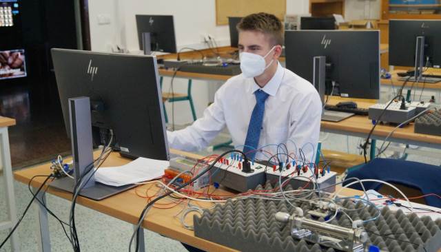 Praktická maturitní zkouška žáků oborů Strojírenství a Elektrotechnika