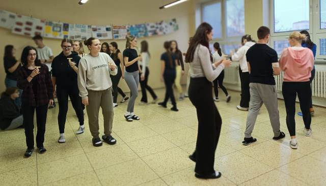 Tanečně pohybová terapie se třídou 3.A