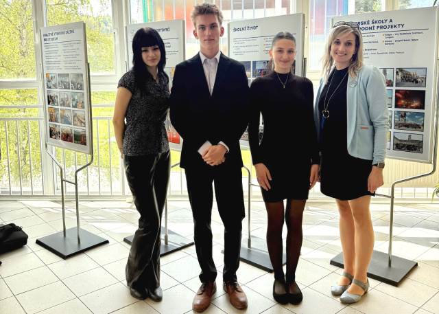 Naši studenti na 5. Středoškolském summitu