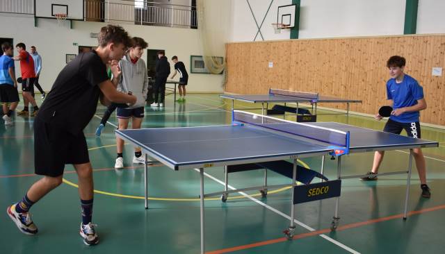 Školní turnaj ve stolním tenise přinesl skvělé výkony i fair play